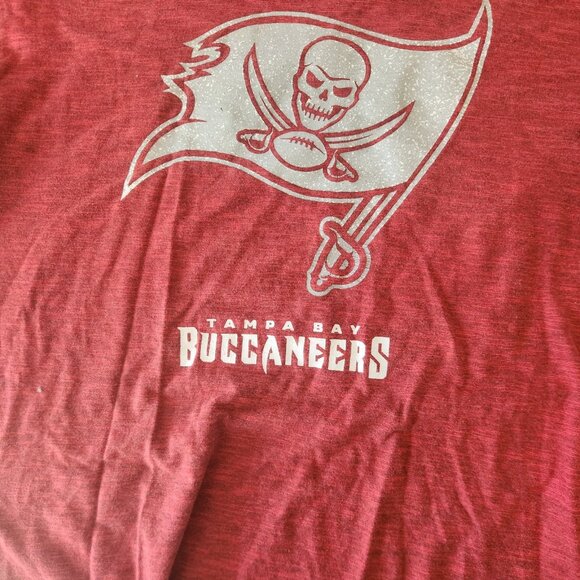 Tampa Bay Buccaneers Hooded Shirt NFL Team‎ Apparel Red Lightweight Mens Medium - Picture 7 of 10